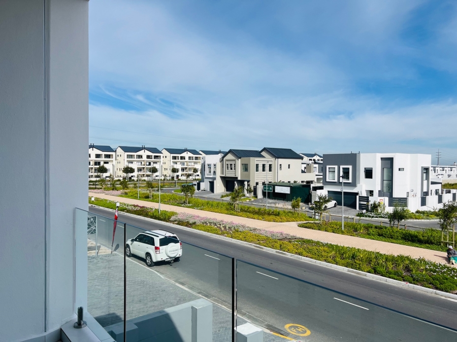  Bedroom Property for Sale in Sandown Western Cape